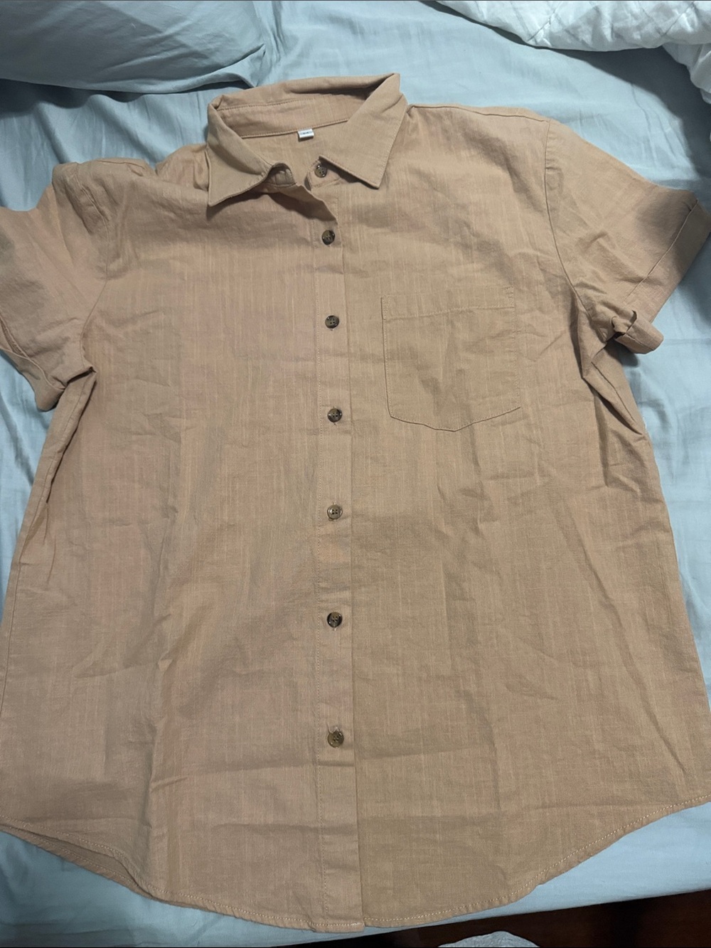 Women's Casual Short-Sleeve Button-Down Shirt in Light Tan